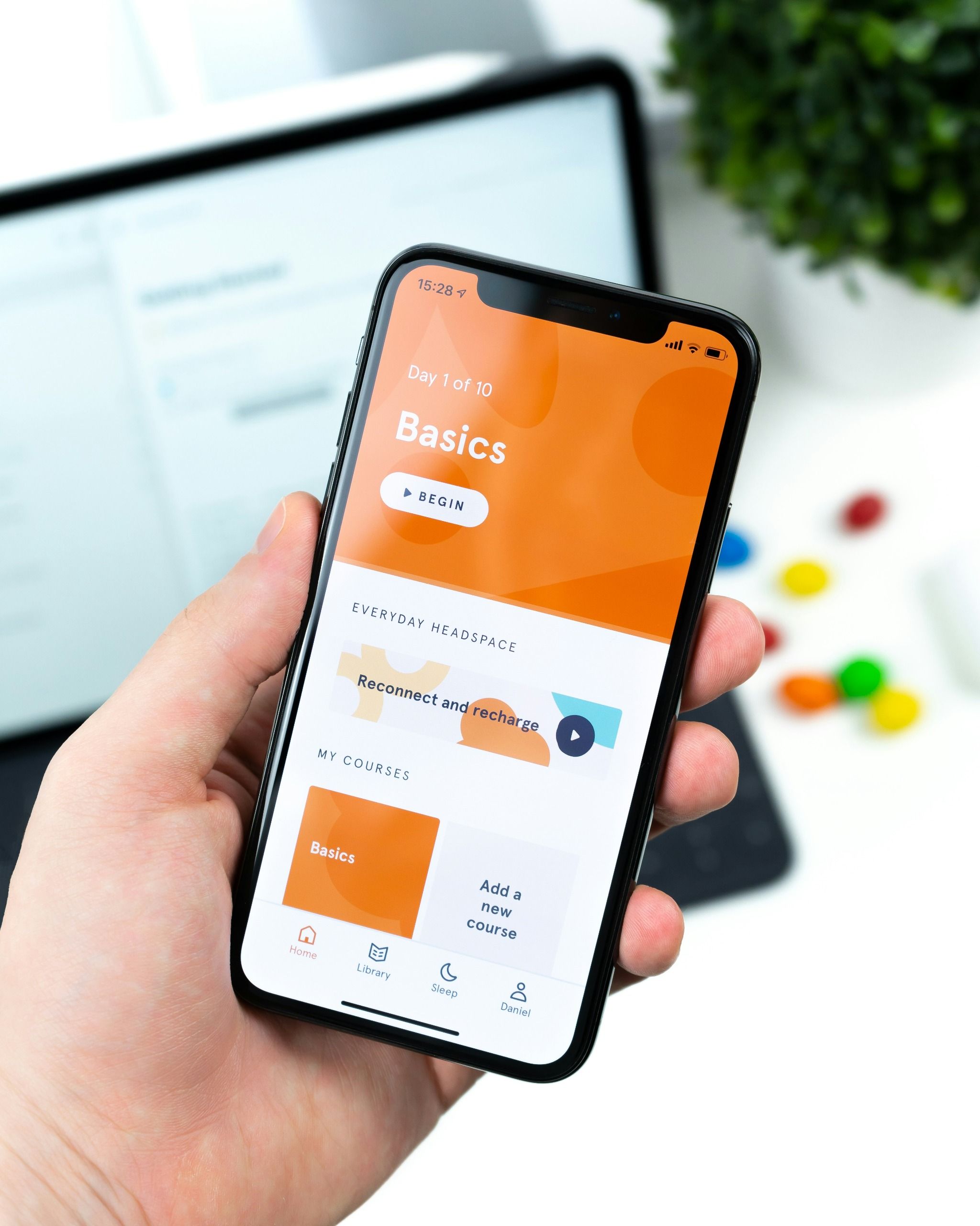 daniel-korpai-aUmq85-2V7I-unsplash